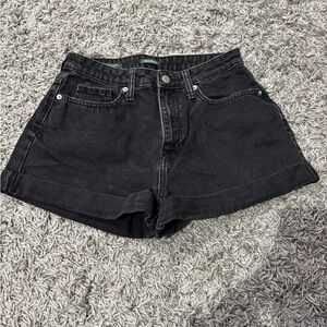 Target- wild fable
Size: US 6/ 28 R Color: Black